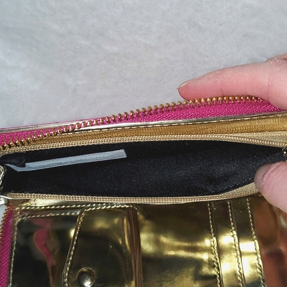 Ann Taylor Organizing Wallet on Chain - Picture 9 of 14